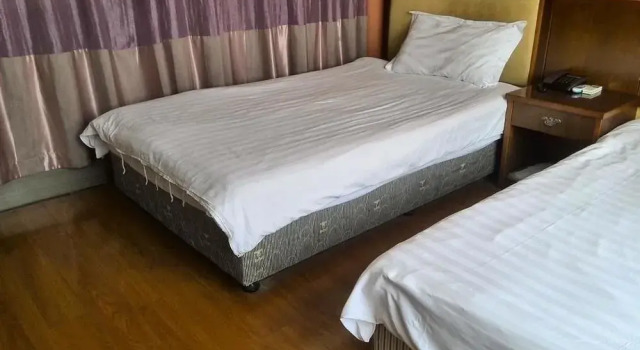 Yingjia Business Hotel