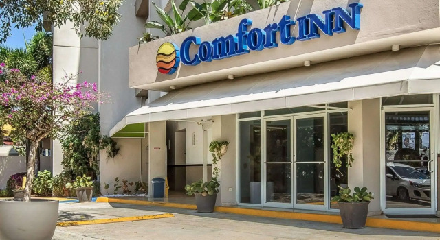 Comfort Inn & Suites Levittown