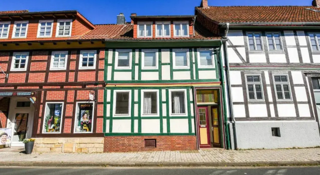 EUPHORAS - Haus mit 4 Schlafzimmern und Hinterhof, Забронировать Отель Бад-Зальцдетфурт Weser Uplands