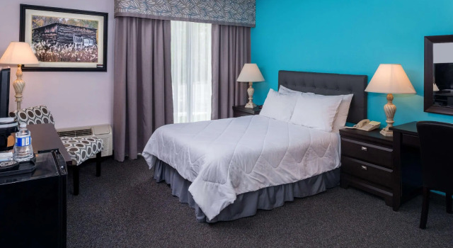 Двухместный номер Deluxe Days Inn by Wyndham Sudbury & Conference Centre