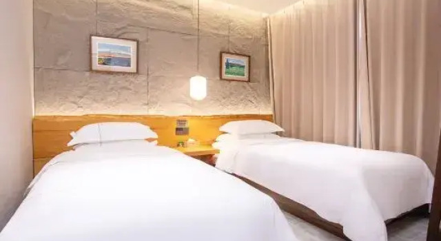 Семейный люкс Superior Changbaishan Guoxin Four Seasons Hot Spring Resort Hotel