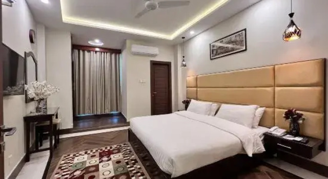 Полулюкс Hotel One Swat