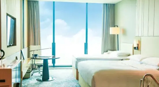 Семейный номер Deluxe с видом на озеро Renaissance Suzhou Wujiang Hotel