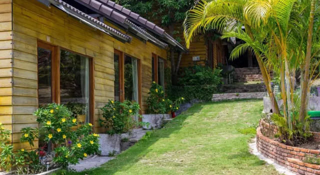 Трёхместный номер Standard с видом на бассейн Dendi Resort Phu Quoc