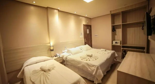 Трёхместный номер Superior Hotel London Santarem