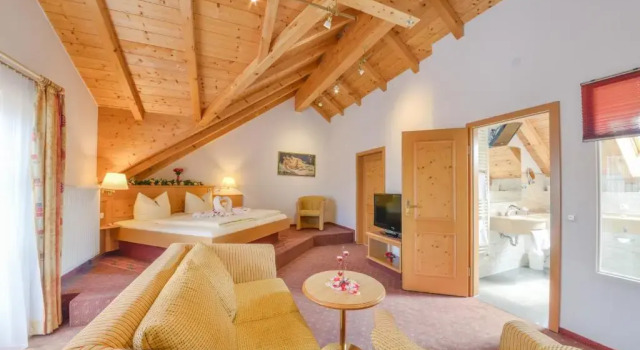 Полулюкс Metzgerei Gasthof Oberhauser - Hotel zur Post