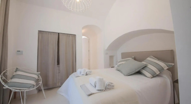 TD Lamiamola Stylish Trulli Lamie With Pool, Book Feriehus Villaer i Valle d'Itria, Villa