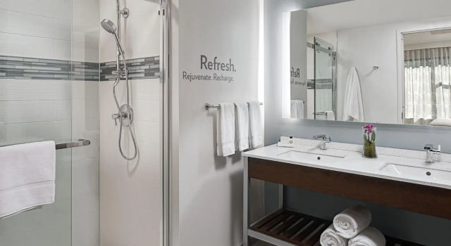 Двухместный люкс EVEN Hotels Denver Tech Center-Englewood by IHG