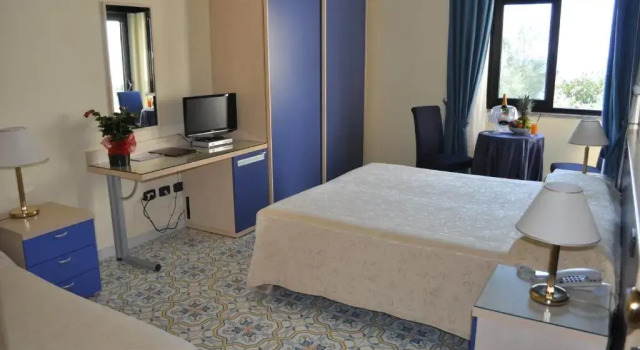 Трёхместный номер Standard Hotel La Playa