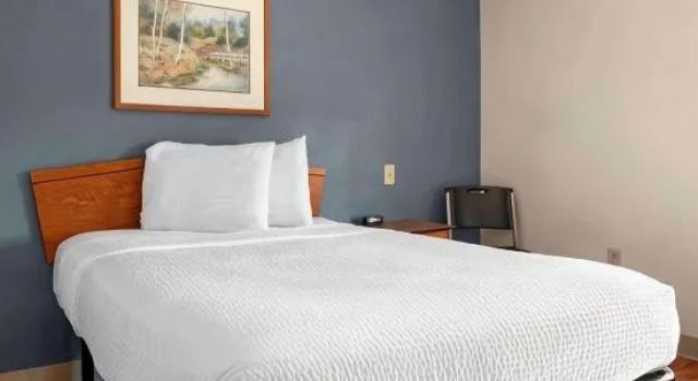 Motel 6 Suites Cincinnati Sharonville, OH, Buchen Sie Motel Sharonville 