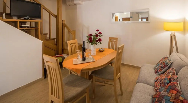 Stunning Home in Sosici With Wifi and 2 Bedrooms