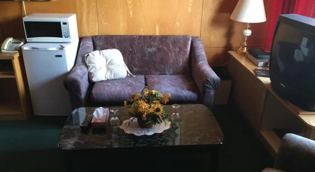 The Hotel at Falcon Lake, Book Hotel Hotels in Manitoba with a Pool, Swimming Pool