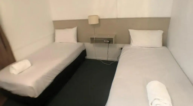 Апартаменты Jacaranda Place Motor Inn