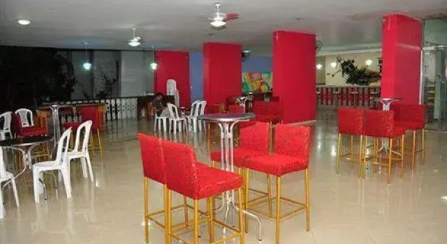 Кровать в общем номере Barrudada Tropical Hotel