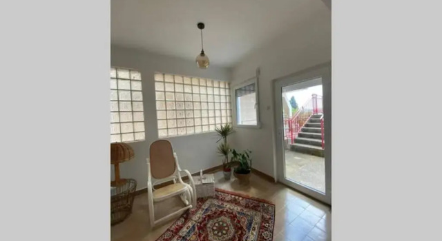 Апартаменты Lovely and peaceful vintage apartment near beach