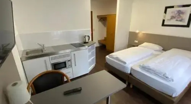 Hotel am Schillerplatz, Boek Hotel Pleidelsheim 