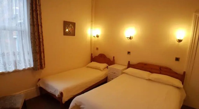 Everley Guest House, Boek Pension Hotels in Hampshire met parkeren, Parkeren