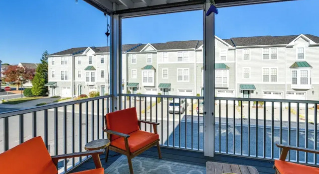 Апартаменты 2 Mi to Beach: Townhome w/ Breezy Balcony!
