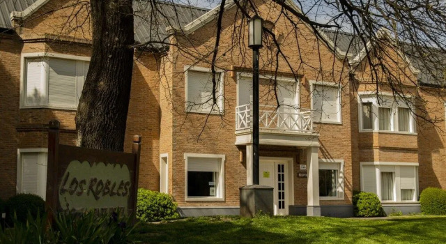 Los Robles Apart Hotel l Suites & Spa, Забронировать Отель Отели Сьерра-де-ла-Вентана с парковкой, Парковка