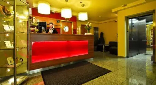 Hotel Central, Забронировать Отель Отели Нюрнберга 3 звезды, рядом с Городской музей Фембохаус, 3*