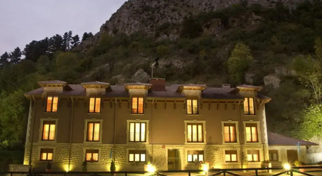 Apartamentos Don Clemente, Prenota Appartamento Hotel a Asturie con parcheggio, Parcheggio
