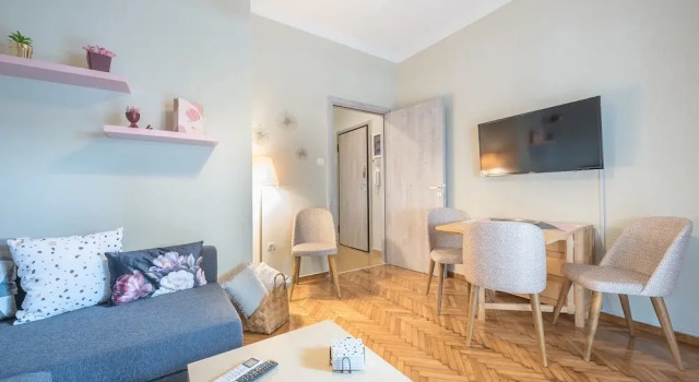 Supreme Suite with balcony by Cloudkeys