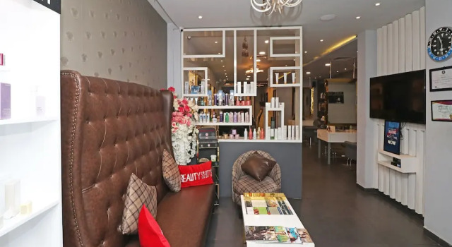 Oyo 26833 Cabana, Забронировать Отель Отели Мератх с парковкой, Парковка