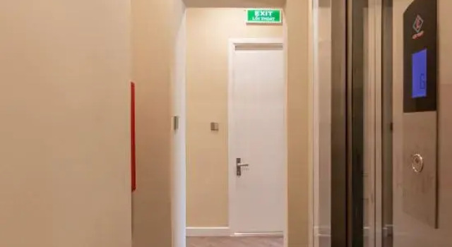HighEnd Serviced Apartment with Elevator by SSens Homes, Забронировать Апартаменты/квартира Отели Хошимина с парковкой, рядом с Vinh Nghiem Pagoda, Парковка
