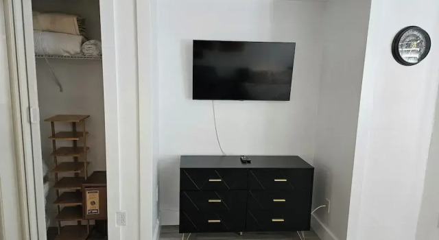 Студия с балконом и с частичным видом Premium Condos near Universal Studios