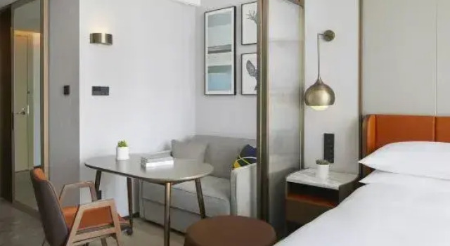Номер Standard Home2 by Suite Wuhan Qingshan