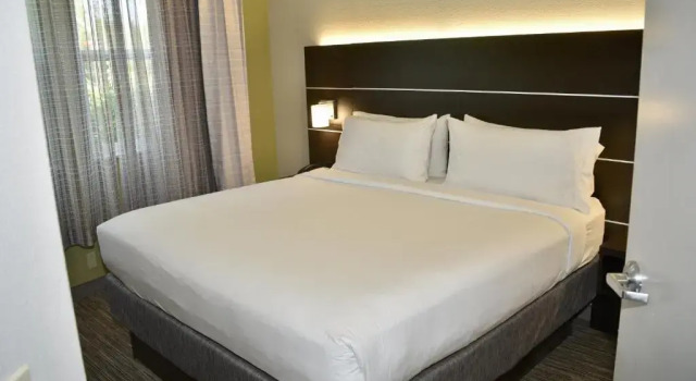 Двухместный люкс c 1 комнатой Holiday Inn Express® Windsor Sonoma Wine Country by IHG