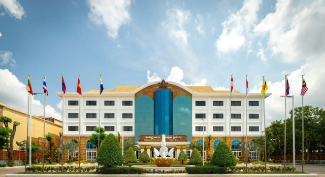 Dragon Royal Angkor Hotel, Забронировать Отель Сиемреап Провинция Сием-Рип, рядом с Siem Reap War Museum