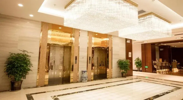 Chengjiang Manor Hotel, Buchen Sie Hotel Chengjiang Yunnan