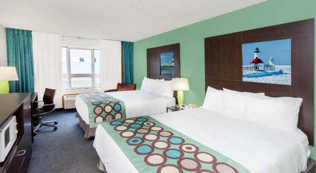 Четырёхместный номер Standard Super 8 by Wyndham Stevensville St Joseph