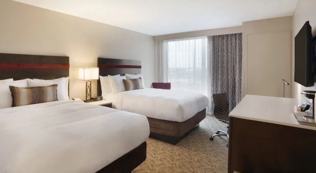 Четырёхместный номер Premium Holiday Inn Chicago Schaumburg by IHG
