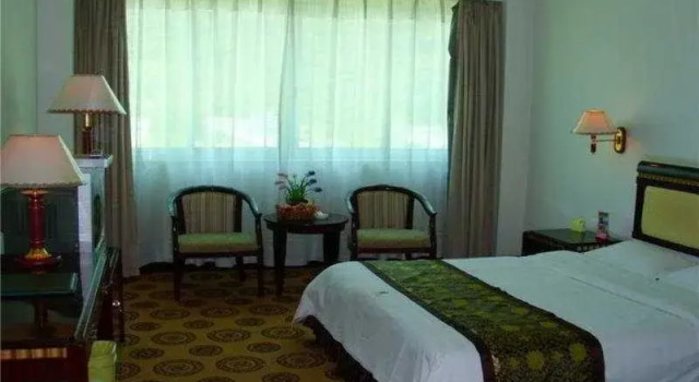 Hua Tian, Book Hotel Hoteller i Lingui med parkering, Parkering