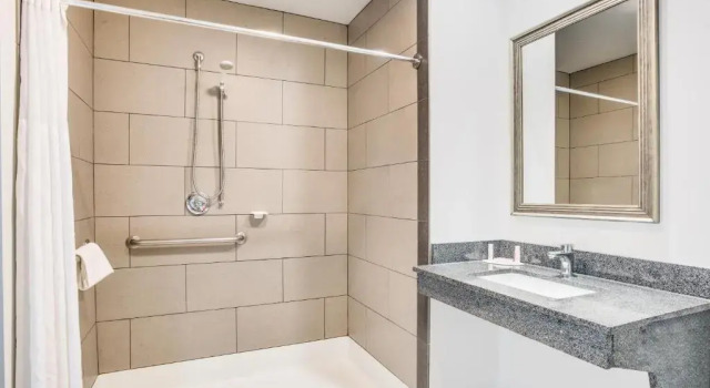Двухместный люкс Days Inn by Wyndham Watertown Fort Drum