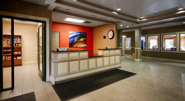 Best Western Plus Kalamazoo Suites