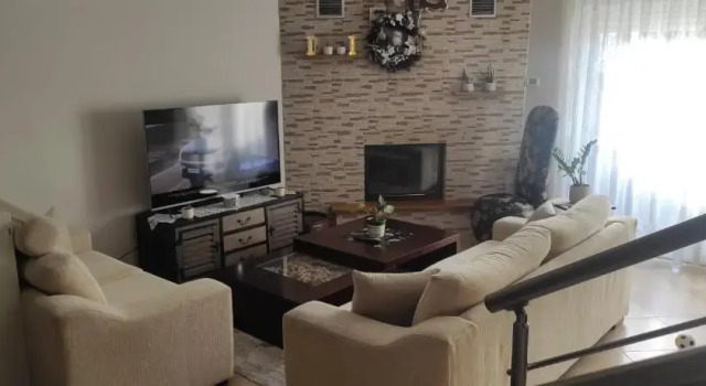D & J Luxury House, Забронировать Отель Неа-Калликратия 