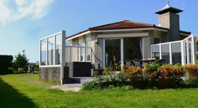 Коттедж Nice House on the Golf Course With Sauna