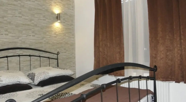 Magda - Free Parking - SA5, Buchen Sie Hotel Hotels in Gespanschaft Split-Dalmatien mit Pool, Schwimmbad