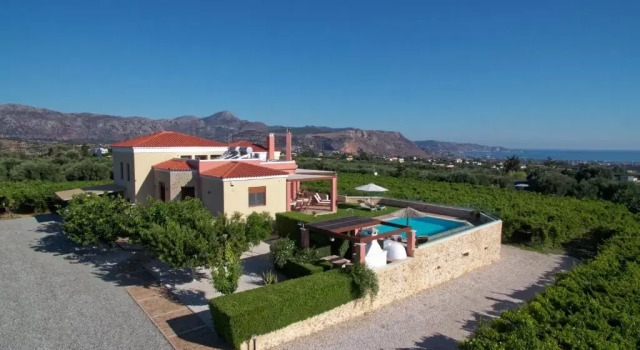 Коттедж Cretan Vineyard Hill Villa