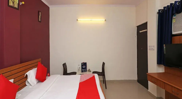 OYO 4787 Country Inn Stay, Varaa Hotelli Faridabad Haryana