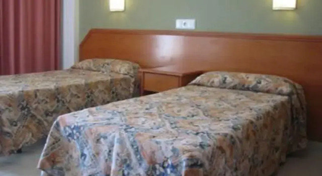 Четырёхместный номер Standard с балконом Hotel Joya