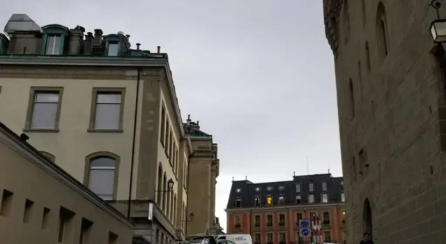 HSH Barre 6 - City Apartment next Cathedral Lausanne, Забронировать Апартаменты/квартира Лозанна Во, рядом с Jordils