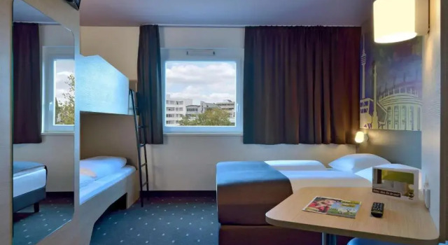 Семейный номер Standard B&B Hotel Stuttgart-Vaihingen