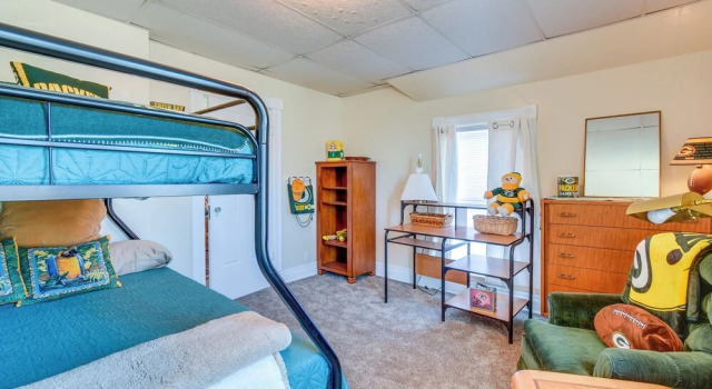 Апартаменты Lake Michigan Vacation Rental: 1 Block to Marina!