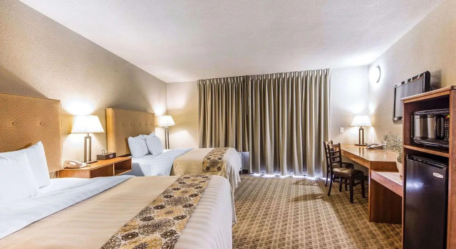 Четырёхместный номер Standard Gaia Hotel & Spa Redding, an Ascend Collection Hotel