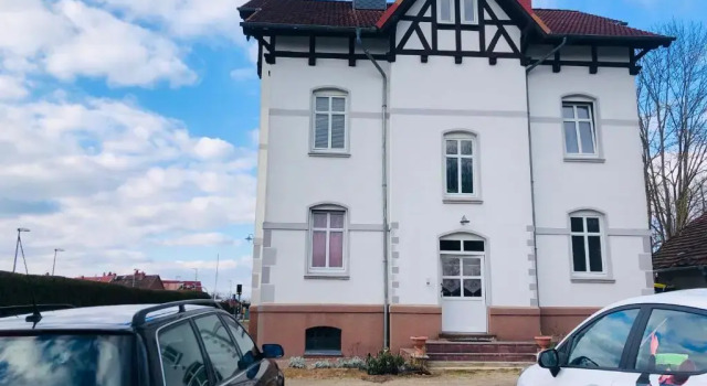 Ferienhof - Bahnhof 2, Забронировать Отель Отели Гадебуш с парковкой, Парковка