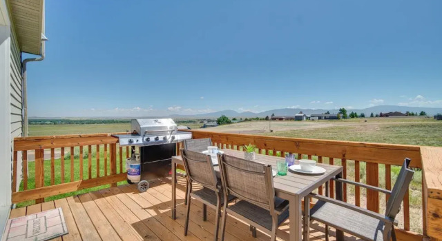 Коттедж Bright Wyoming Retreat w/ Deck & Mountain Views!